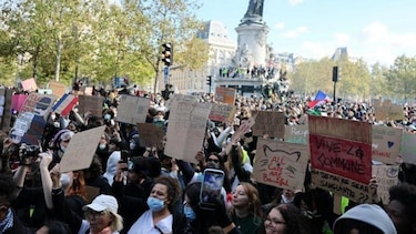 ‘Día de furia’ en Francia: un edificio en llamas y más de 270 detenidos en multitudinarias protestas por la educación y el costo de vida