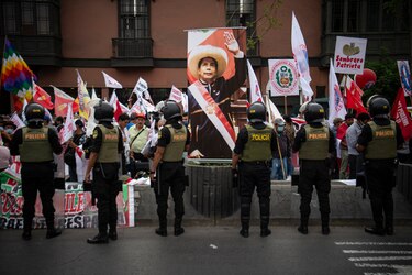 Presidente Pedro Castillo se salva de ser destituido por el Congreso de Perú