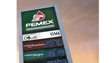 Fitch baja nota a Pemex y lo envía al estatus de basura