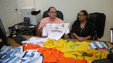 Autoridad Nacional de Aduanas retiene 2 mil 490 camisetas falsas