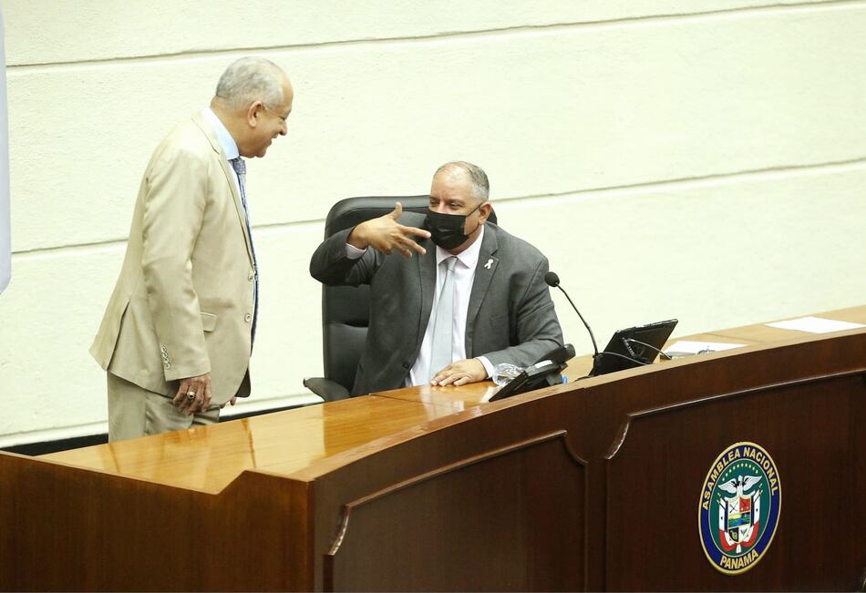 Camacho desafía a Herrera y alega ‘autonomía’ de la Comisión de Gobierno de la Asamblea para discutir proyectos anticorrupción