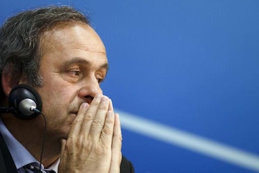 Platini defiende las exclusiones temporales en el fútbol