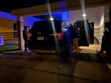 Fiscalía confisca camioneta de Bernardo Meneses durante diligencia 