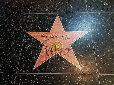 Vandalizan estrella de Bill Cosby en Paseo de la Fama