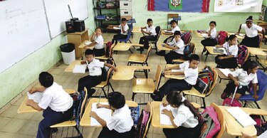 Educación pública se reduce en los gabinetes