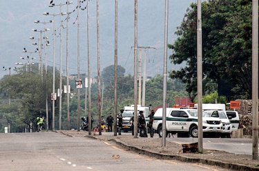 Ejército abate a 23 rebeldes disidentes de las FARC en frontera colombo-venezolana