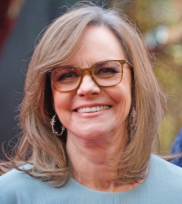 Hollywood reconoce la trayectoria de Sally Field