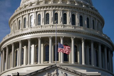 Récord de latinos en puestos públicos en Estados Unidos