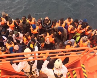 Rescatados 64 migrantes en embarcaciones a la deriva entre España y Marruecos