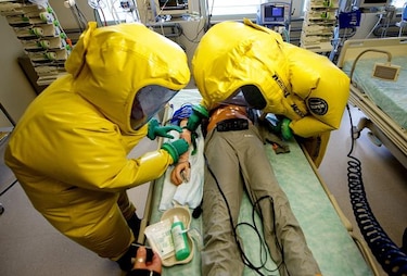 España importa medicina experimental para ébola