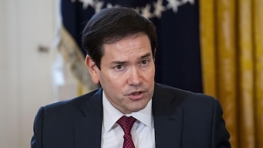 Estados Unidos congela la tramitación de visas de inmigrantes de 75 países, entre ellos Colombia, Cuba, Nicaragua y Uruguay