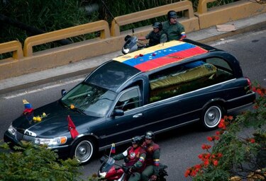 Llegan restos de Hugo Chávez al Cuartel de la Montaña