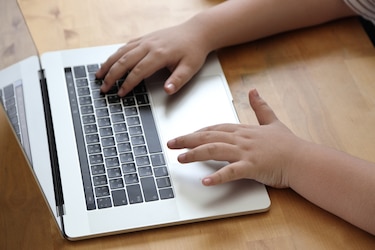 Licitación de laptops del Meduca queda desierta; recomiendan software educativo