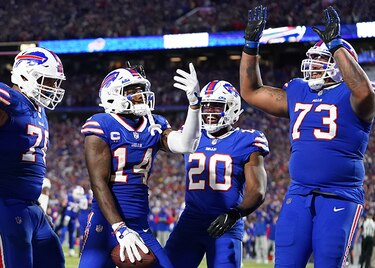 Eagles arriesgan su invicto; Bills defienden su liderato