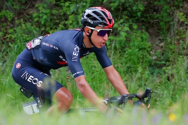 Egan Bernal gana la novena etapa del Giro y se hace con la ‘maglia’ rosa