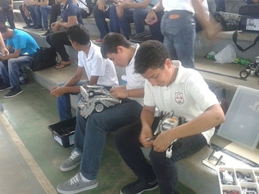 Estudiantes destacan por ingenio