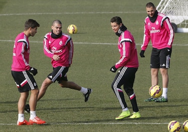 El Real Madrid obligado a trasladar la fiesta al campo ante el Deportivo