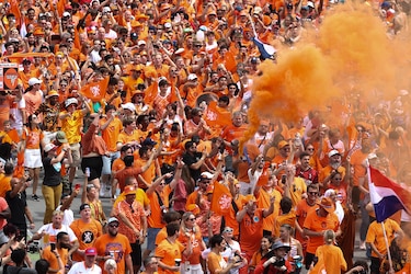 La ‘marea naranja’ llega ahora a Kansas City