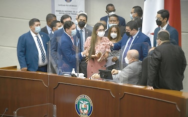 Conteo de votos se toma el debate de las reformas electorales