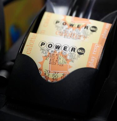 Un solo ganador en Estados Unidos se lleva premio récord de $2 mil 40 millones en la lotería