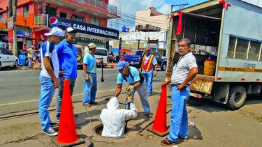 Italianos comprarían lodos para abono