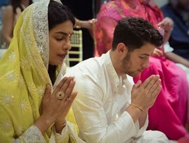 Priyanka Chopra y Nick Jonas realizan ceremonia tradicional en Mumbai