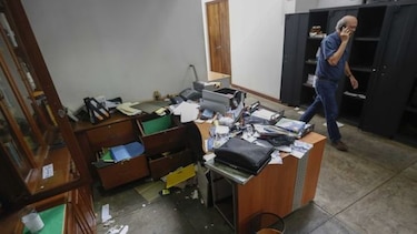 ‘Policías antimotines se metieron a las oficinas como ladrones’