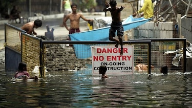 Más de 3 mil evacuados en Filipinas y Taiwan por la llegada del tifón 'Noul'