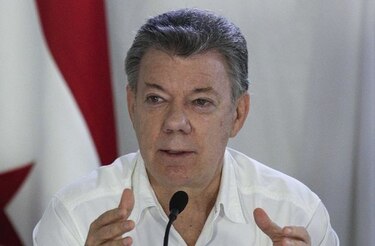 Presidente Santos suspende negociación de paz con el ELN