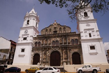Arquidiócesis reabrirá los templos de lunes a viernes desde el 15 de enero
