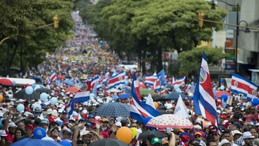 Costa Rica entra en segunda semana de huelga mientras congreso analiza plan fiscal