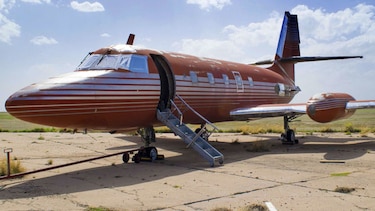 Subastan jet privado de Elvis abandonado durante 35 años