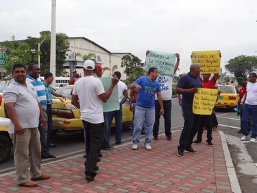 Taxistas protestan en Colón
