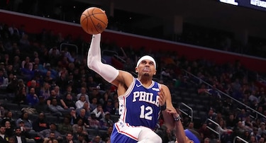 Harris y Simmons unen fuerzas y Sixers someten a los Pistons