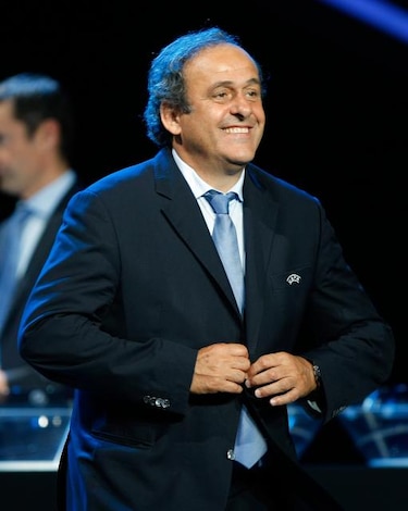 Platini propone dos cambios más y expulsiones temporales