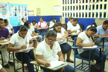 Lanzan programa de alfabetización al este de la ciudad