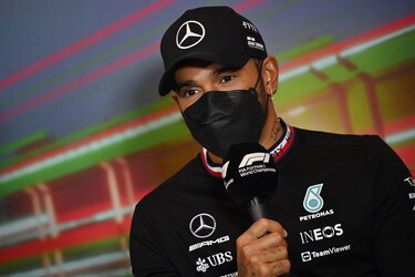 Lewis Hamilton está dispuesto a invertir en la compra del Chelsea