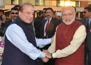 Se reúnen líderes de Pakistán y la India, países rivales
