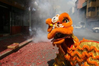 Chinos panameños celebran con pompas comienzo del año nuevo