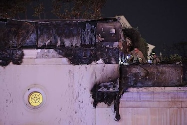 Se incendia techo del centro comercial del hotel Bellagio en Las Vegas