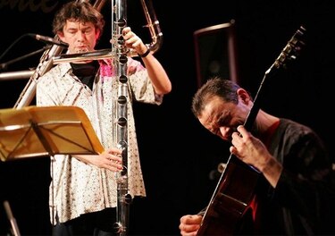 Un 'show' de 'jazz' que fusiona la guitarra y la flauta