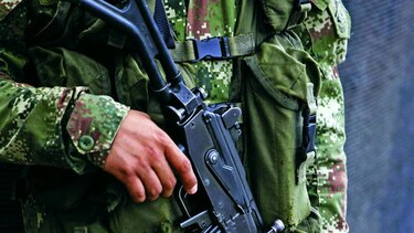 Tres militares muertos y cinco heridos dejan los combates con los disidentes de las FARC en Colombia