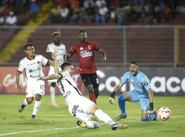Peralta rescata la actitud y el compromiso de sus compañeros en el partido contra Alajuelense