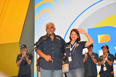 ‘¡Suéltalo, suéltalo, suéltalo! gritaban simpatizantes de Martinelli en el discurso del triunfo; Mulino no dijo nada