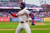 Jonrón de Edmundo Sosa ayuda a los Phillies a sellar su boleto a octubre