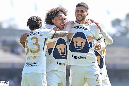 Adalberto Carrasquilla anota de afuera del área, pero Pumas empata en CU