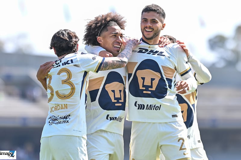 Adalberto Carrasquilla anota de afuera del área, pero Pumas empata en CU