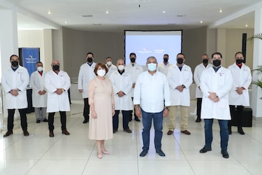 Minsa reconoce la labor de médicos cubanos que atendieron a pacientes con Covid-19 en Panamá