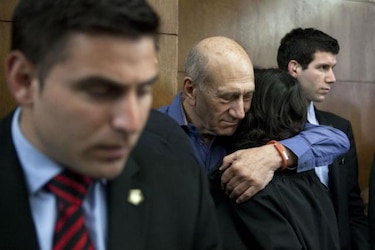 Ex premier Olmert culpable de corrupción
