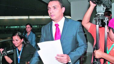 Surge debate sobre quién debe investigar a Sáenz